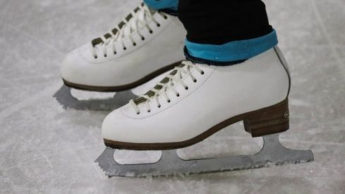 Una exhibición de patinadores de alto nivel abrirá la pista de hielo de León