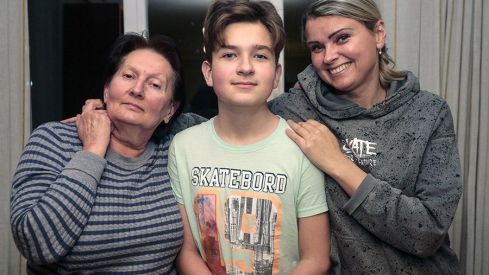 Una familia de ucranianos disfruta de la Navidad en León tras abandonar su hogar por la guerra en Lugansk (Dombás)