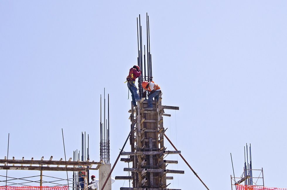 Trabajadores de la obra y la construcción, albañiles 