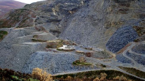 escombrera la bana encinedo