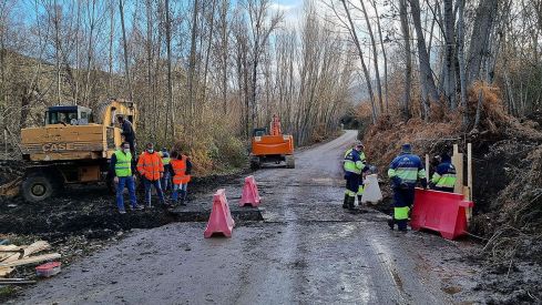 Obras ejecutadas por la Diputación de León en la carretera de acceso a la localidad berciana de San Andrés de las Puentes