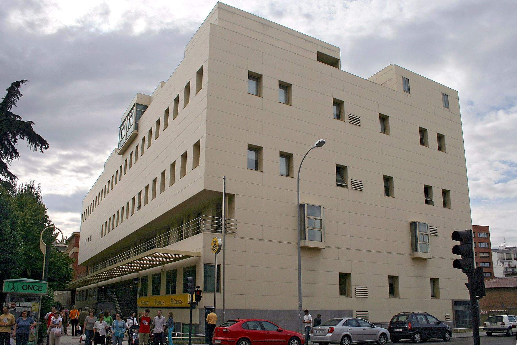 edificio correos leon