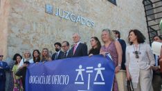 Concentración del Colegio de la Abogacía de León por el Día de la Justicia Gratuita Concentración del Colegio de la Abogacía de León por el Día de la Justicia Gratuita