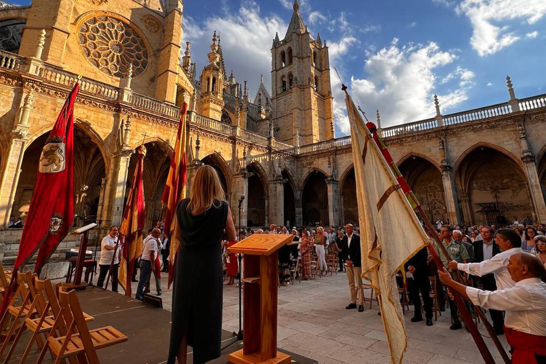El Claustro de la Catedral de León acoge la celebración de los Fueros de León de 1017