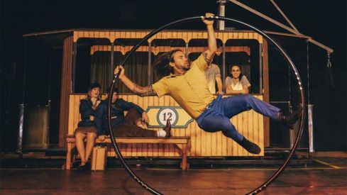 León abre sus puertas al circo para llenar sus calles de títeres, humor y acrobacias