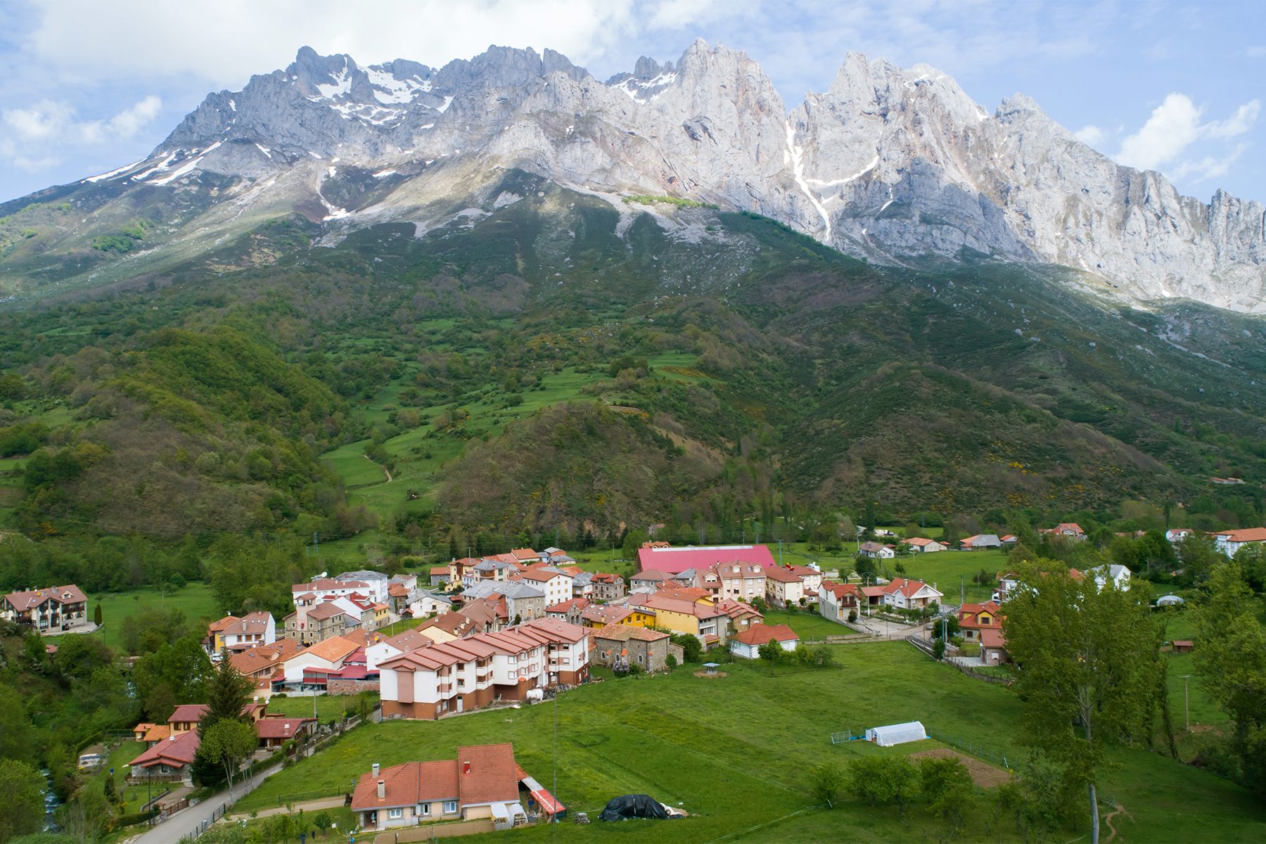 Posada de Valdeón, uno de los municipios que podrá optar a las ayudas| David Arrzanz (ICAL)