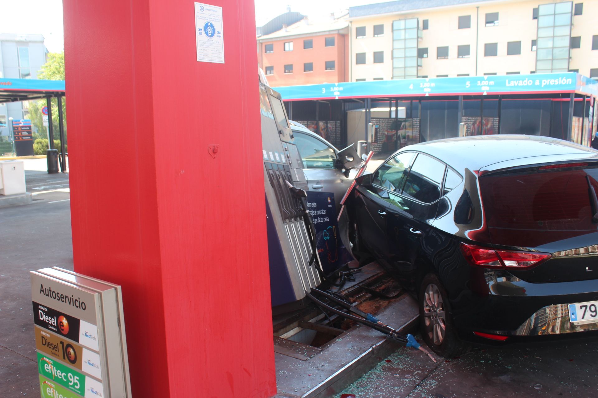 Accidente mortal en la gasolinera ubicada en la calle Cruz Roja de León 