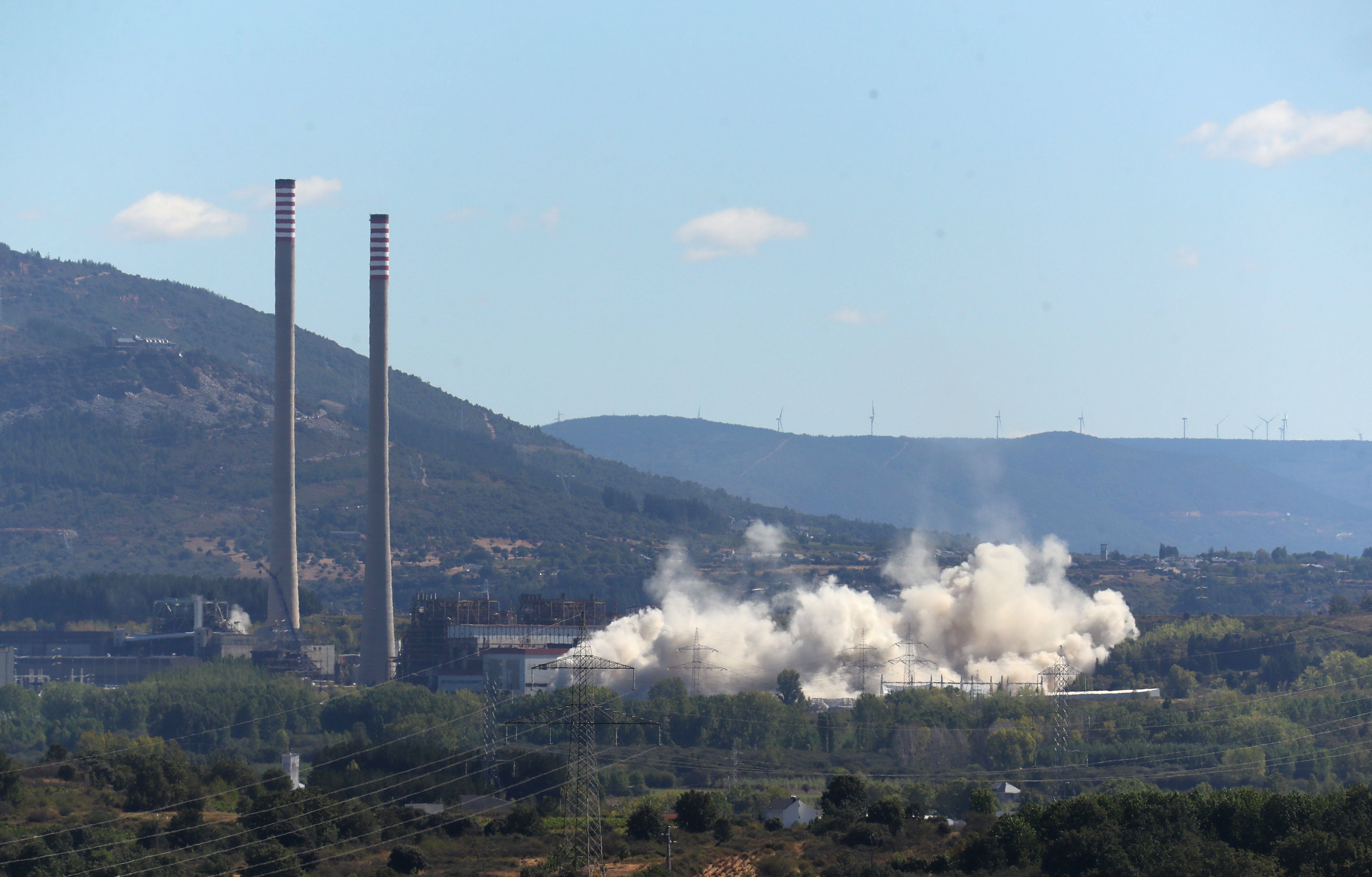 demolición torres compostilla 3