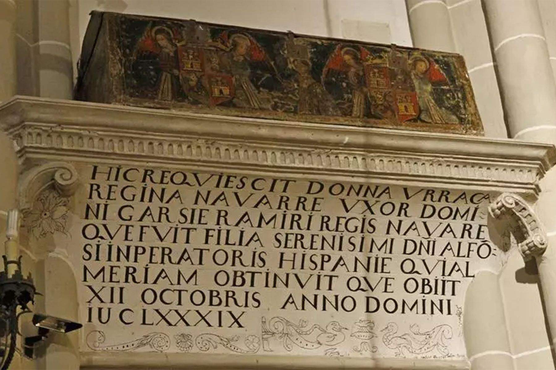 cornisa catedral palencia doña urraca cornisa catedral palencia doña urraca