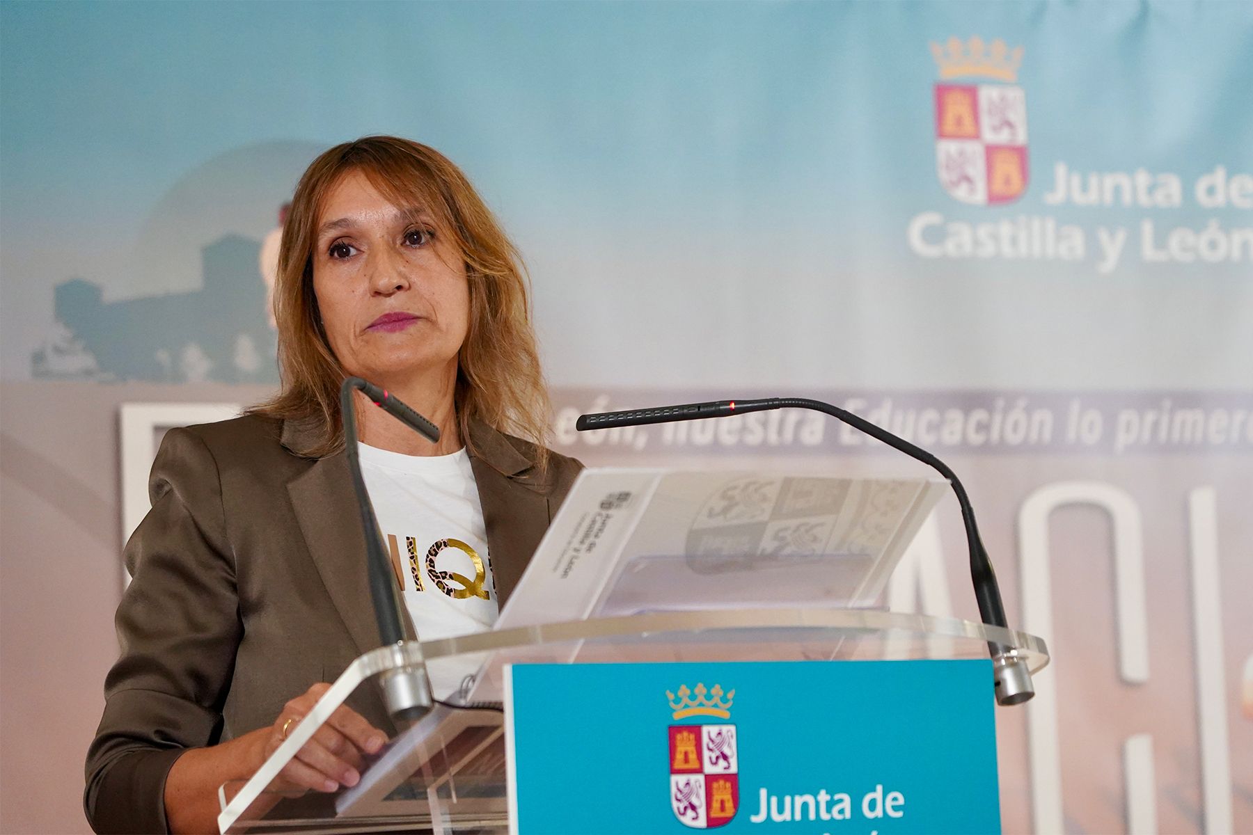Rocío Lucas durante la presentación de los datos del curso escolar 2023/2024 en Castilla y LEón