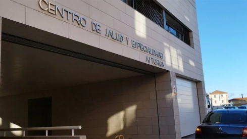  Trasladado al centro de salud de Astorga tras una colisión entre dos motos en la A-6 en Combarros