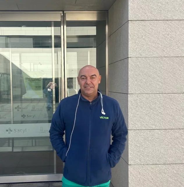 Víctor Pérez, el celador en huelga de hambre y encierro en el Centro de Salud de Astorga (2) Víctor Pérez, el celador en huelga de hambre y encierro en el Centro de Salud de Astorga (2)