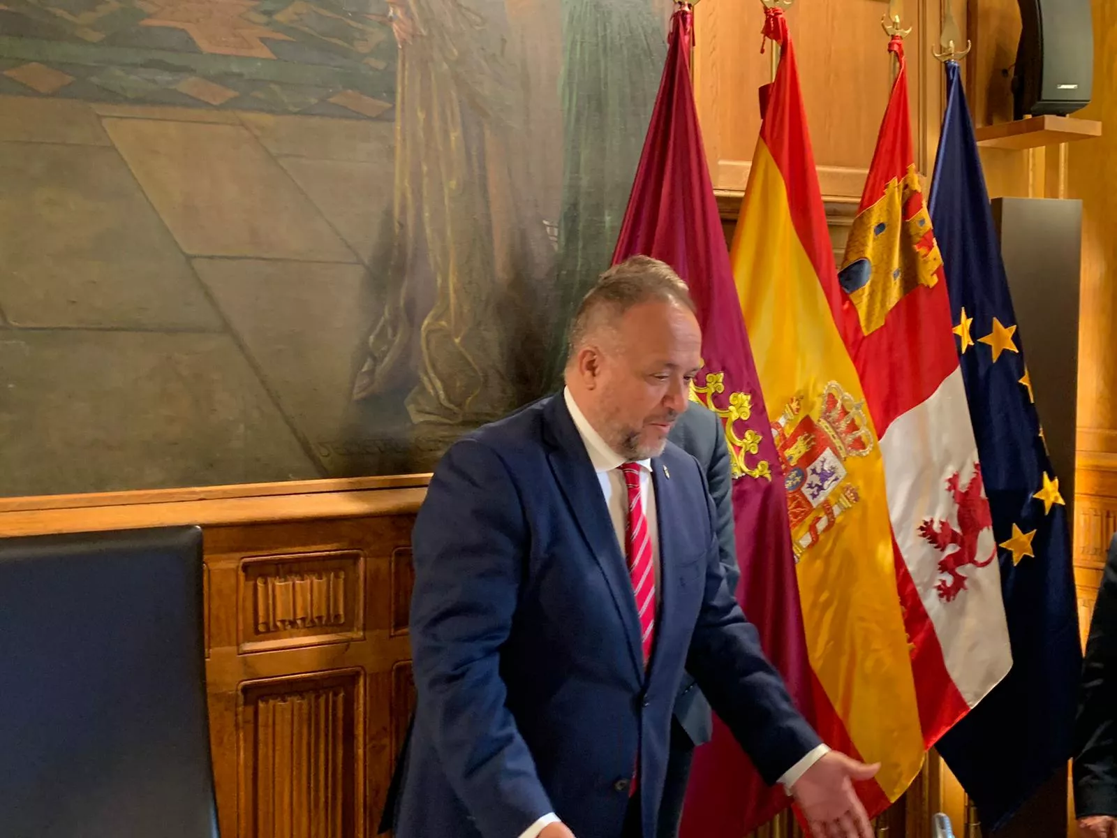 Gerardo Álvarez Courel en momentos previos al Pleno de organización de la Diputación de León Gerardo Álvarez Courel en momentos previos al Pleno de organización de la Diputación de León