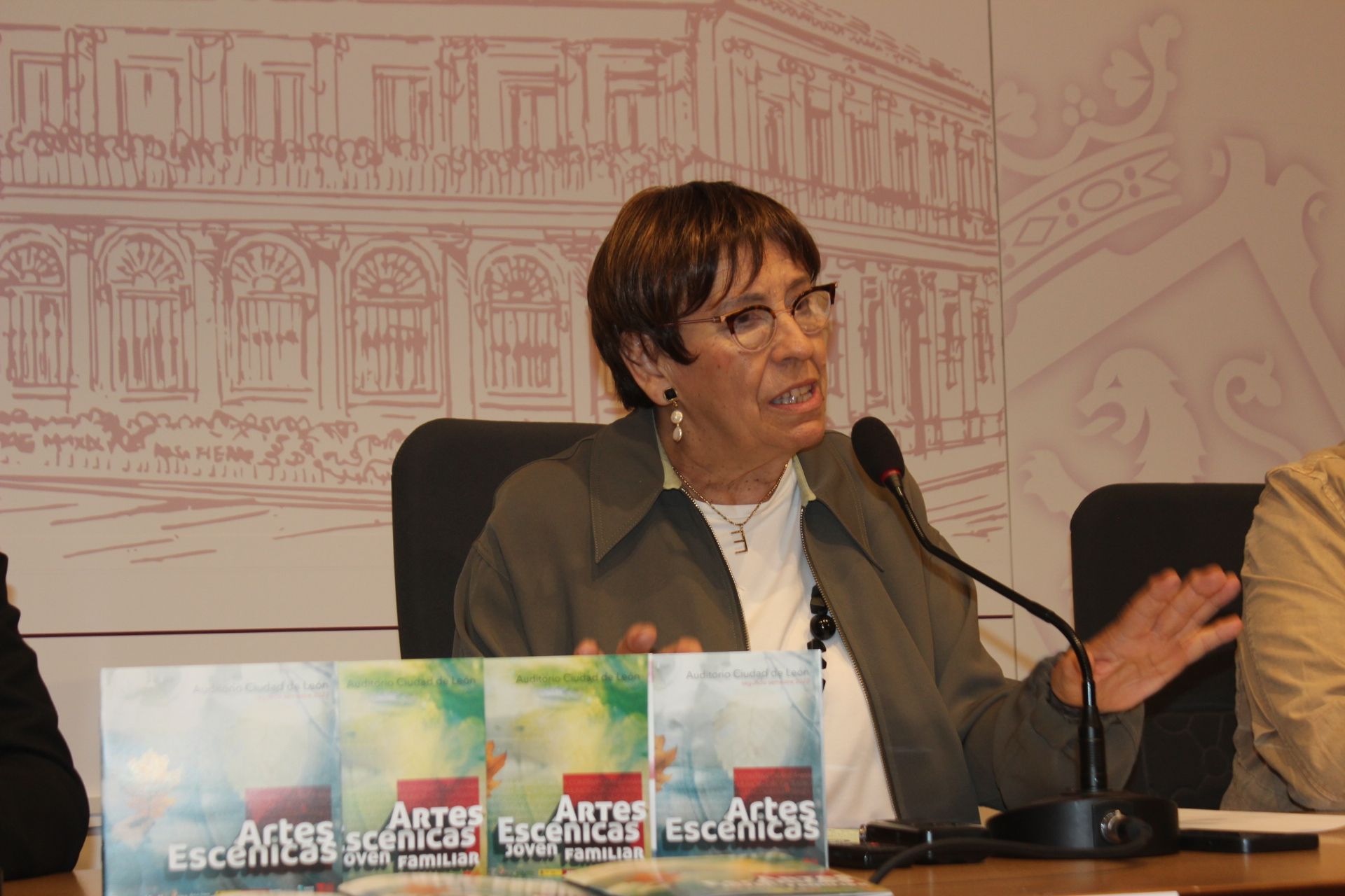 Elena Aguado, concejala de Acción y Promoción Cultural, durante la presentación de la programación semestral del Auditorio Ciudad de León