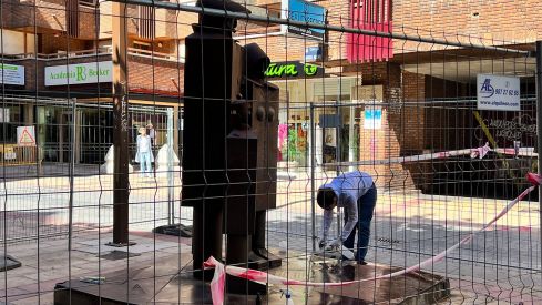 Trabajos de restauración llevado a cabo en la escultura La Familia 