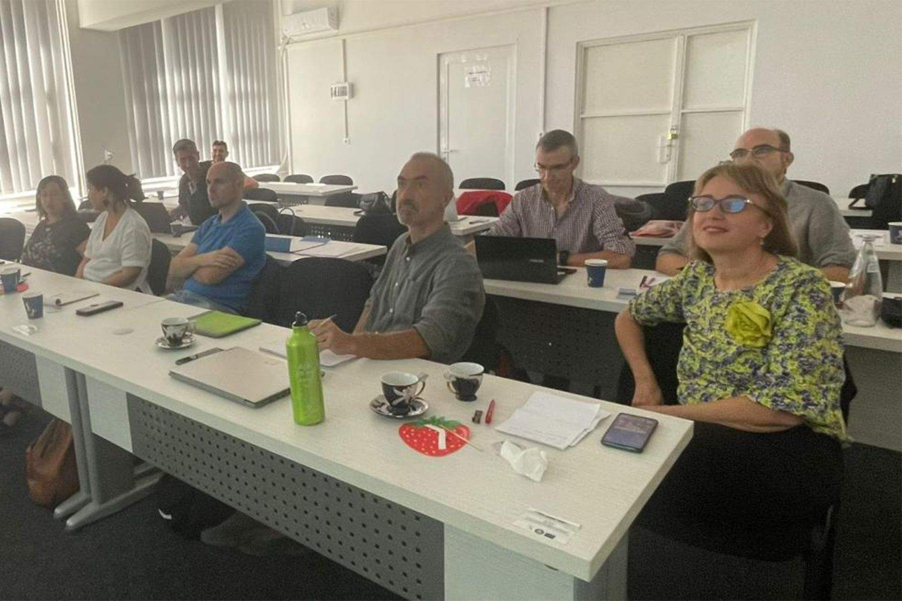 Sesión de trabajo en la Universidad de Galati (Rumanía) Sesión de trabajo en la Universidad de Galati (Rumanía)