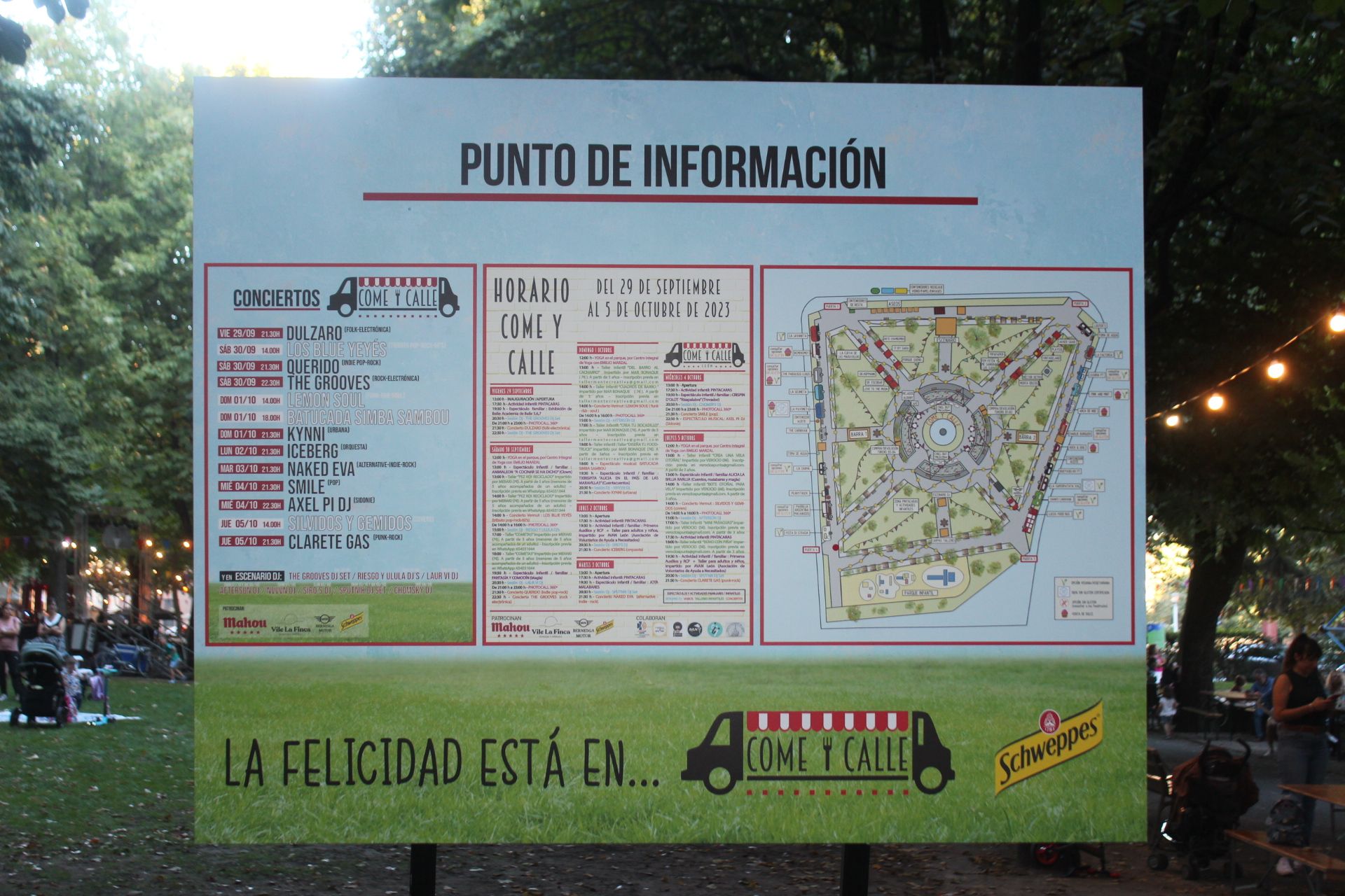Uno de los puntos de información del 'Come y Calle' de León