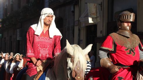Teatralización del tributo de las 100 doncellas