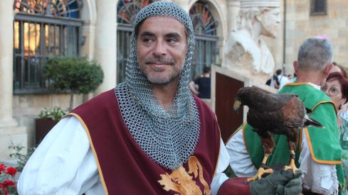 Teatralización del tributo de las 100 doncellas