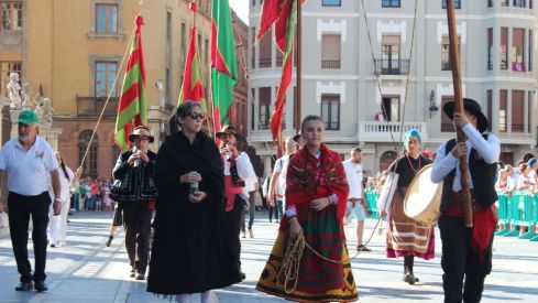 La llegada de los pendones concejiles a la catedral