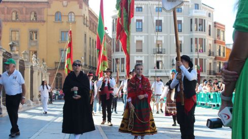 La llegada de los pendones concejiles a la catedral