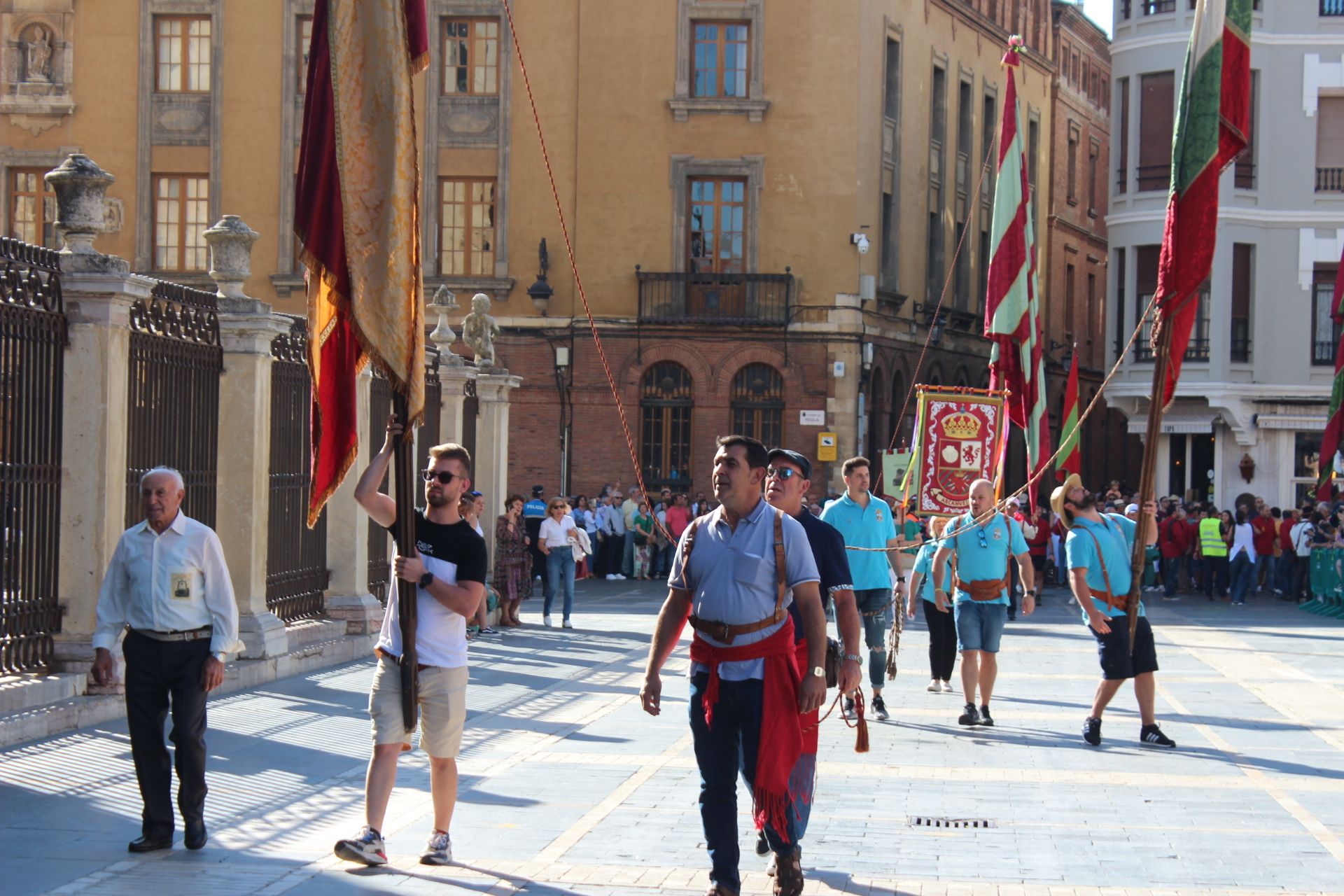 La llegada de los pendones concejiles a la catedral