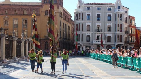 La llegada de los pendones concejiles a la catedral