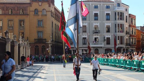 La llegada de los pendones concejiles a la catedral