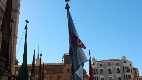 La llegada de los pendones concejiles a la catedral