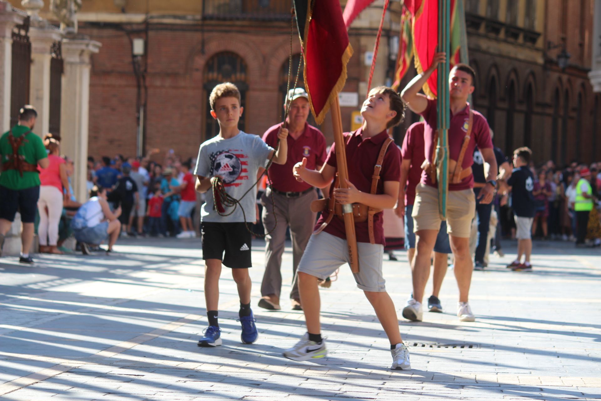 La llegada de los pendones concejiles a la catedral