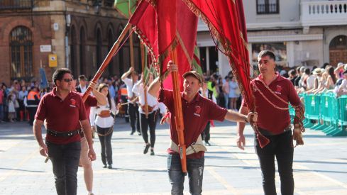 La llegada de los pendones concejiles a la catedral