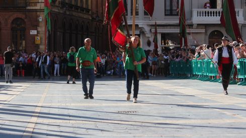 La llegada de los pendones concejiles a la catedral