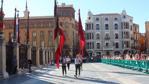 La llegada de los pendones concejiles a la catedral