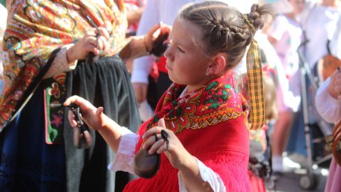  Los carros engalanados por las calles de León con motivo de la fiesta de San Froilán
