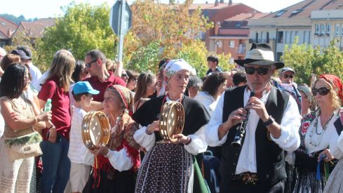  Los carros engalanados por las calles de León con motivo de la fiesta de San Froilán