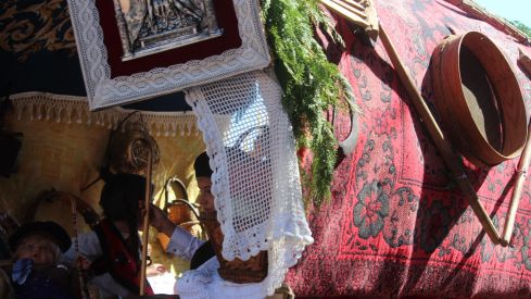  Los carros engalanados por las calles de León con motivo de la fiesta de San Froilán