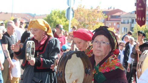 Los carros engalanados por las calles de León con motivo de la fiesta de San Froilán