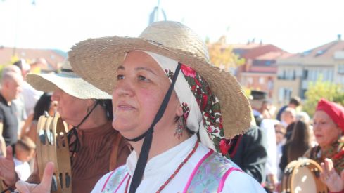  Los carros engalanados por las calles de León con motivo de la fiesta de San Froilán