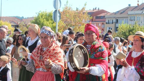  Los carros engalanados por las calles de León con motivo de la fiesta de San Froilán