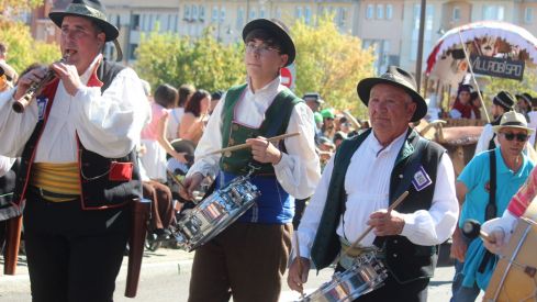  Los carros engalanados por las calles de León con motivo de la fiesta de San Froilán