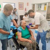 Más de 105.000 mayores de 60 años de León se vacunan contra la gripe