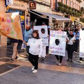 Marcha del grupo CreAcción Mental por el centro de León con motivo del Día Mundial de la Salud Mental