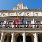   La sede municipal en la plaza de San Marcelo 