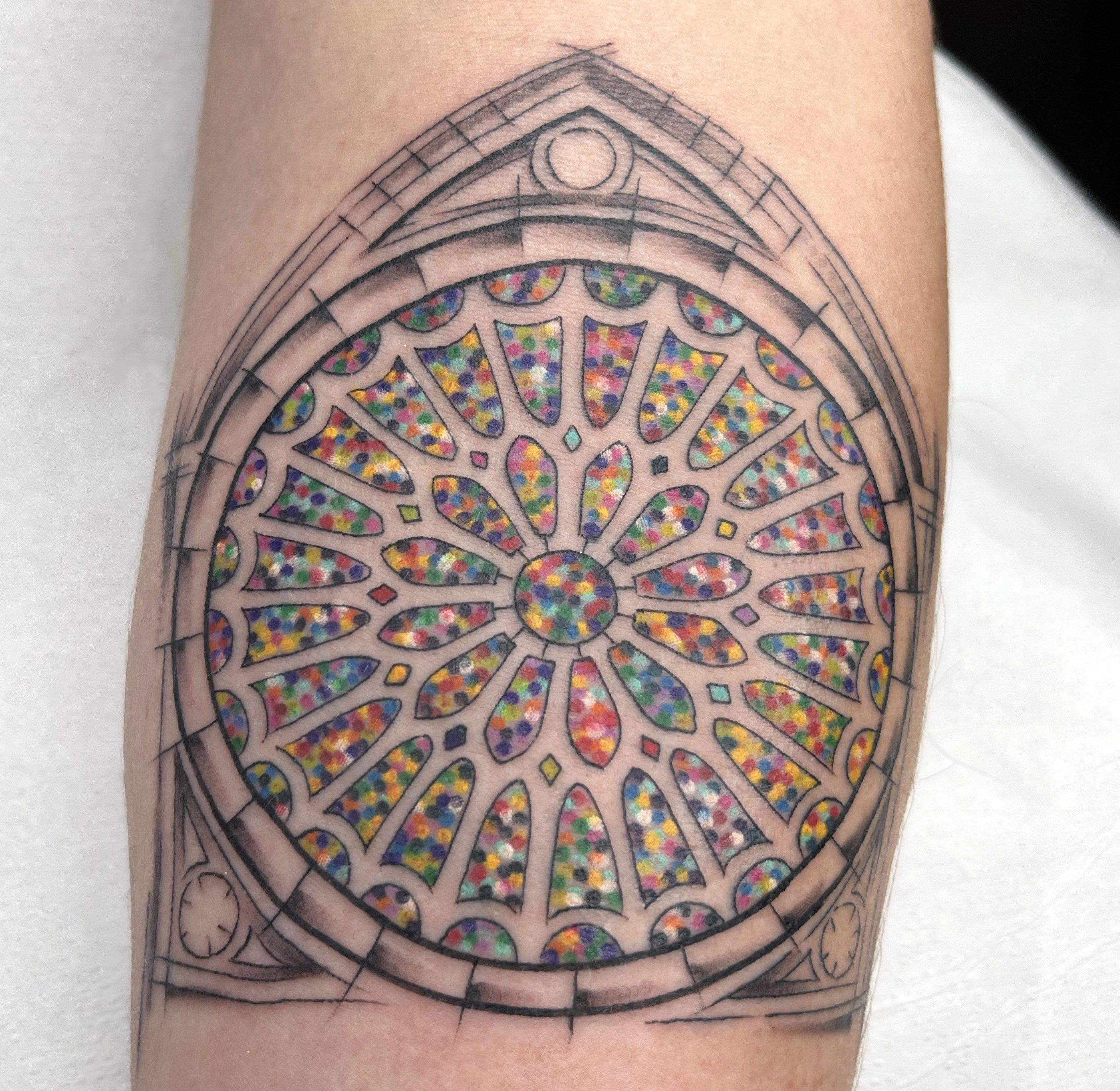 Tatuaje del Rosetón de la Catedral diseñado por Victor Colado Tatuaje del Rosetón de la Catedral diseñado por Victor Colado