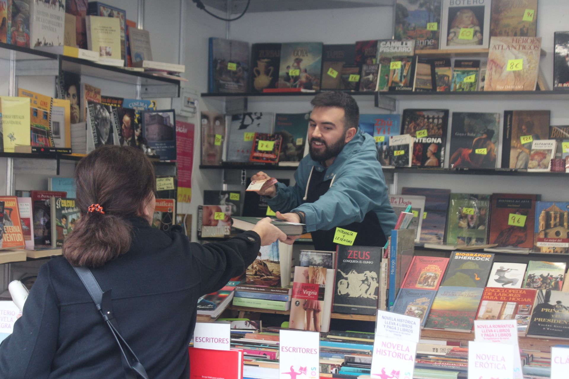 La XXX Feria del Libro Antiguo y de Ocasión de León pone a  