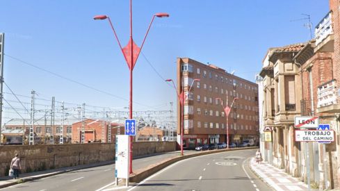 Calle Parroco Pablo Diez de Trobajo del Camino (San Andrés del Rabanedo) en el límite con la avenida Quevedo de León 