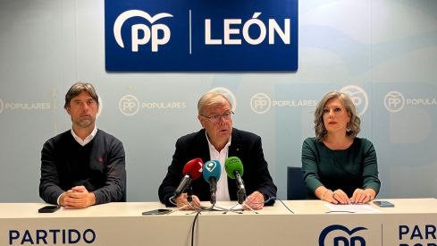 Antonio Silván ,Asunción Mayo y Jorge García Vega