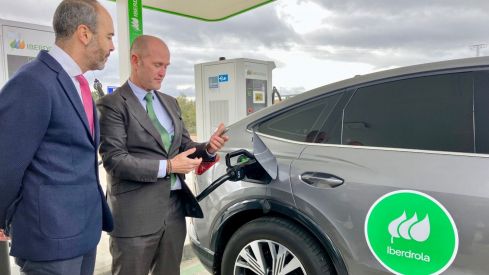 Iberdrola inaugura el primer gran parque de recarga ultrarrápida para vehículos eléctricos de León e