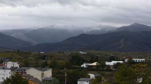 Primera nevada del otoño en La Cueta. Foto ICAL Primera nevada del otoño en La Cueta. Foto ICAL