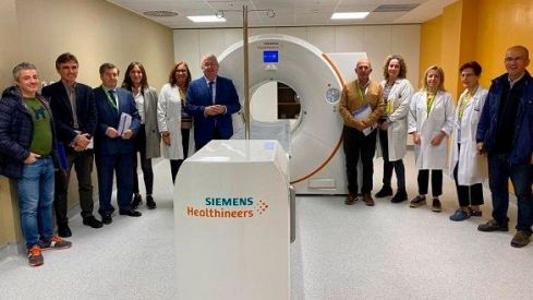 Equipo PEC-TAC recibido hoy en el Complejo Asistencial Universitario de León